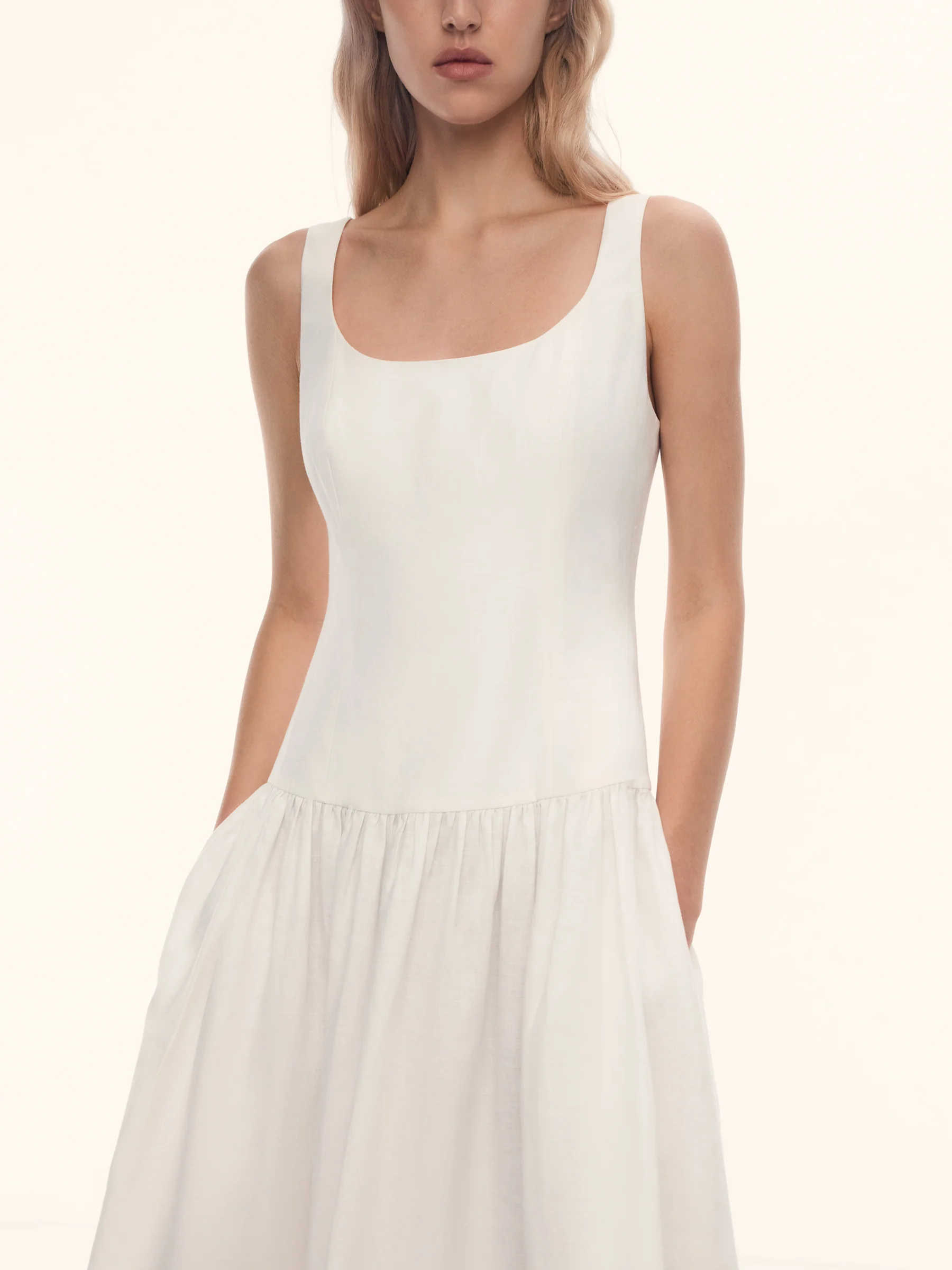 Antoinette linen dress - Image 4