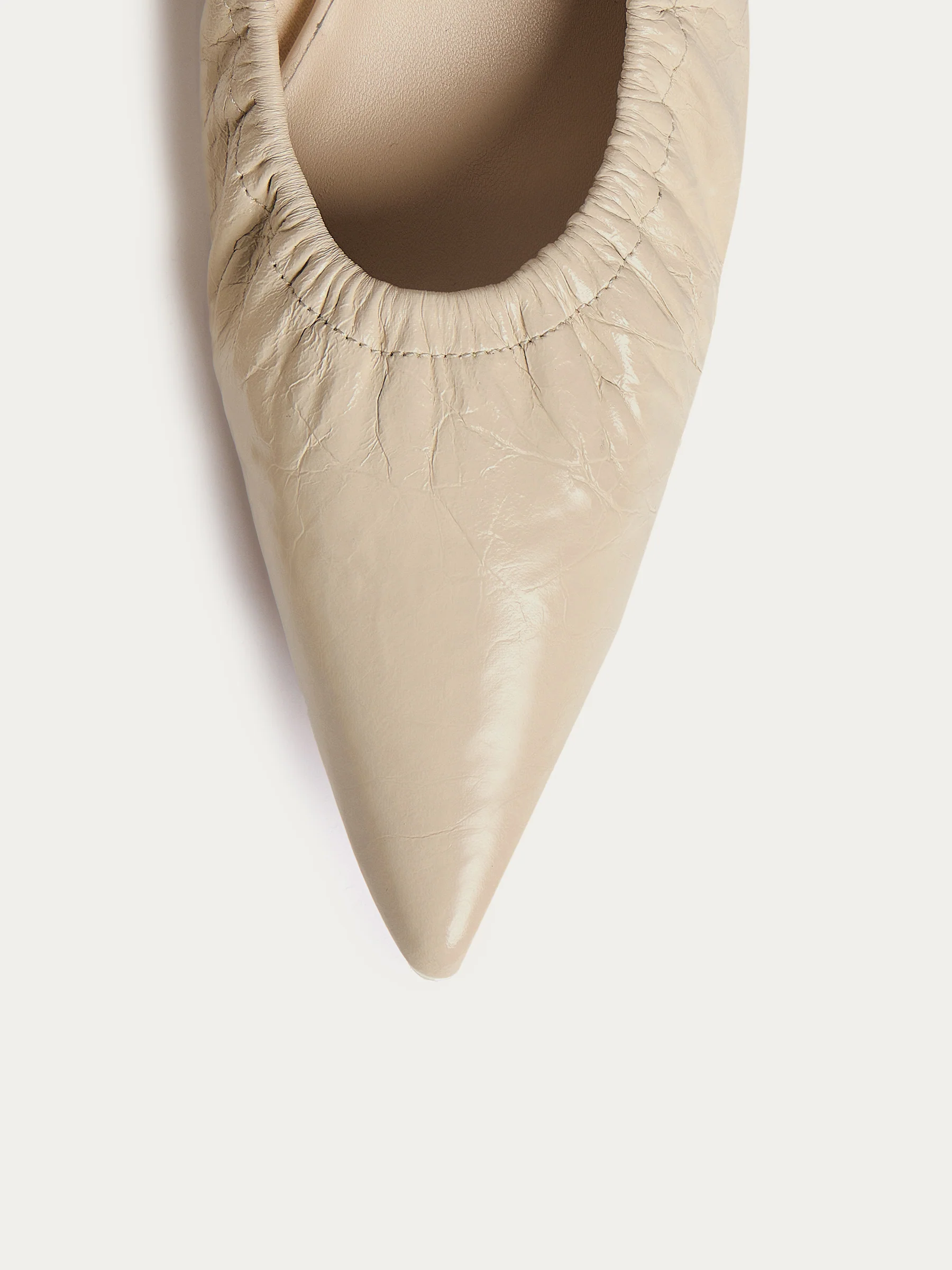 Crinkled leather pumps - Image 5