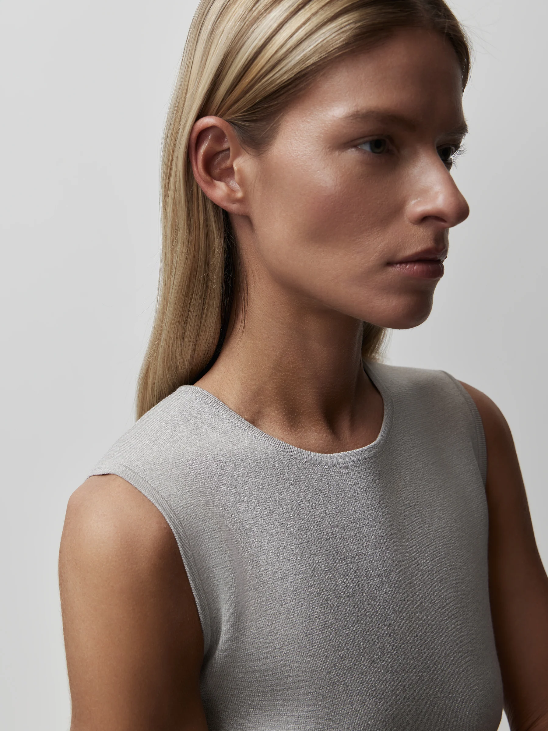 Knit vest - Image 3