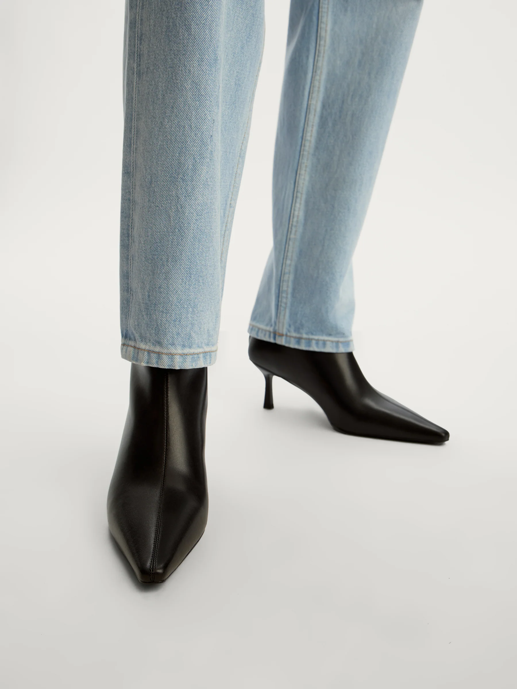 Leather ankle boots - Image 7