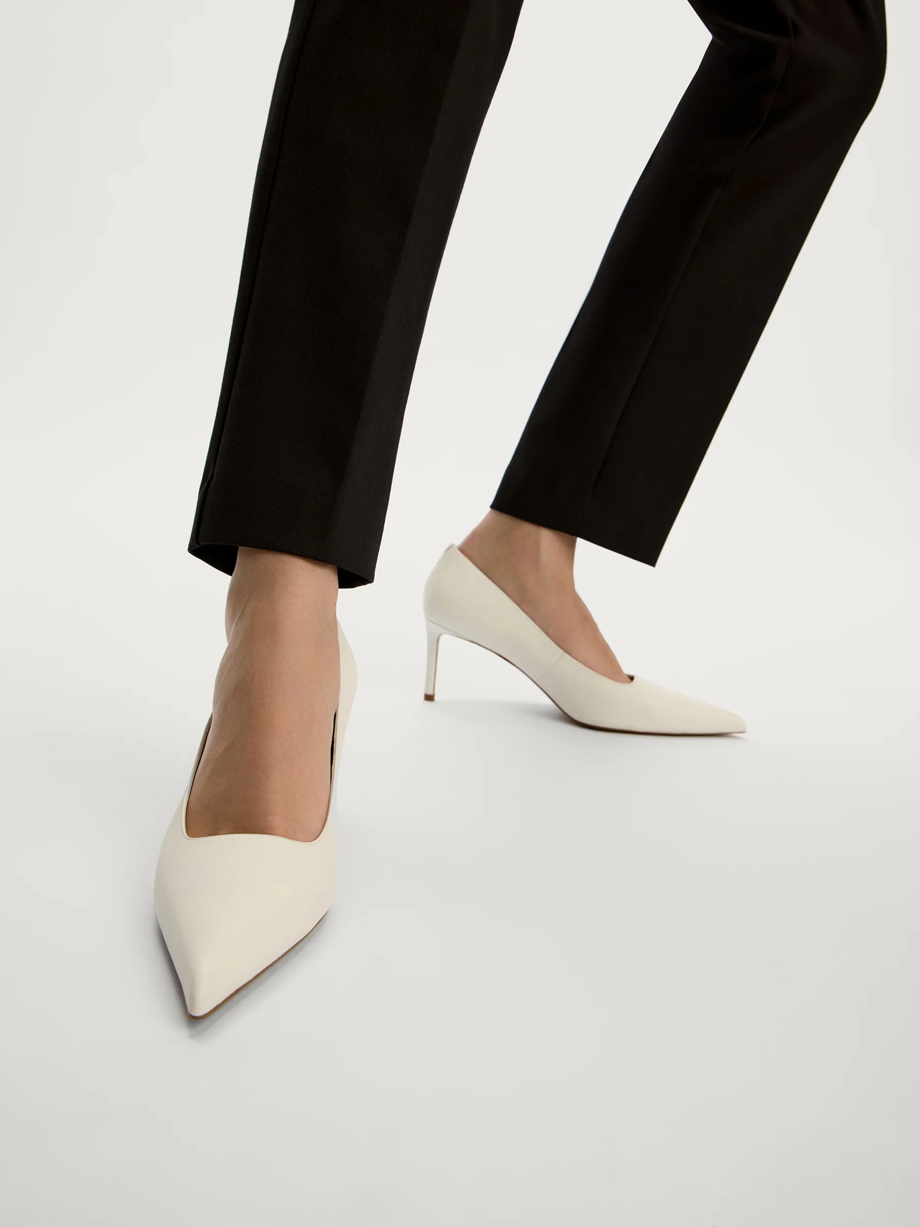 Leather pumps - Image 4
