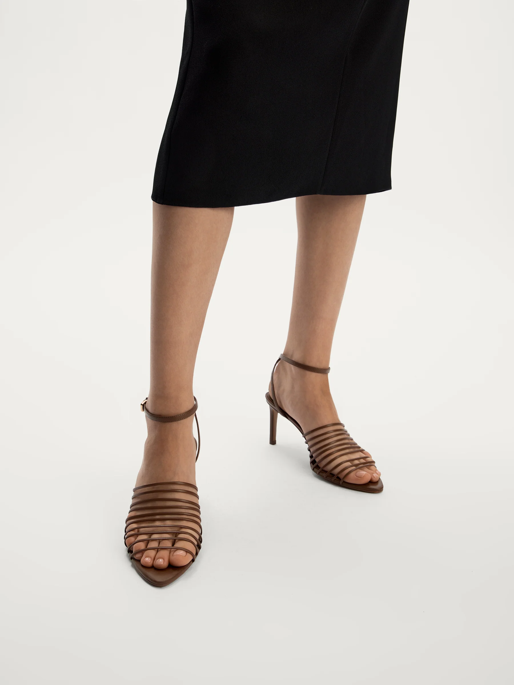 Leather sandals - Image 3