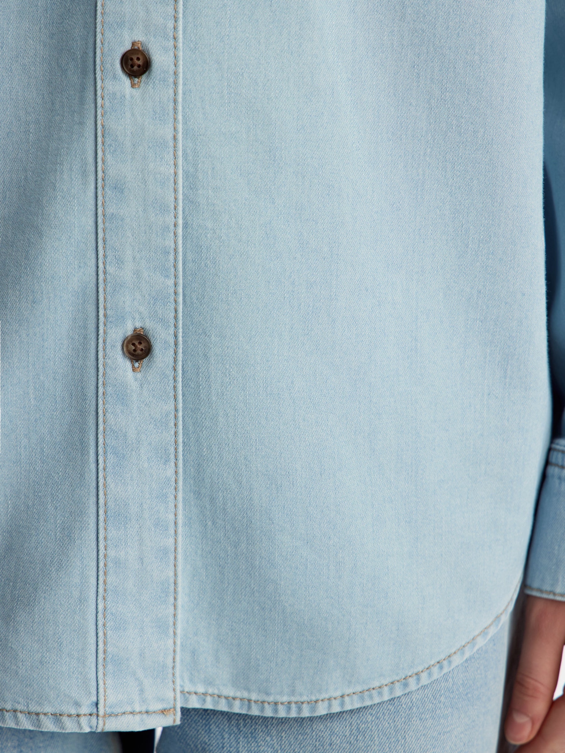 Lightweight denim shirt - Image 5