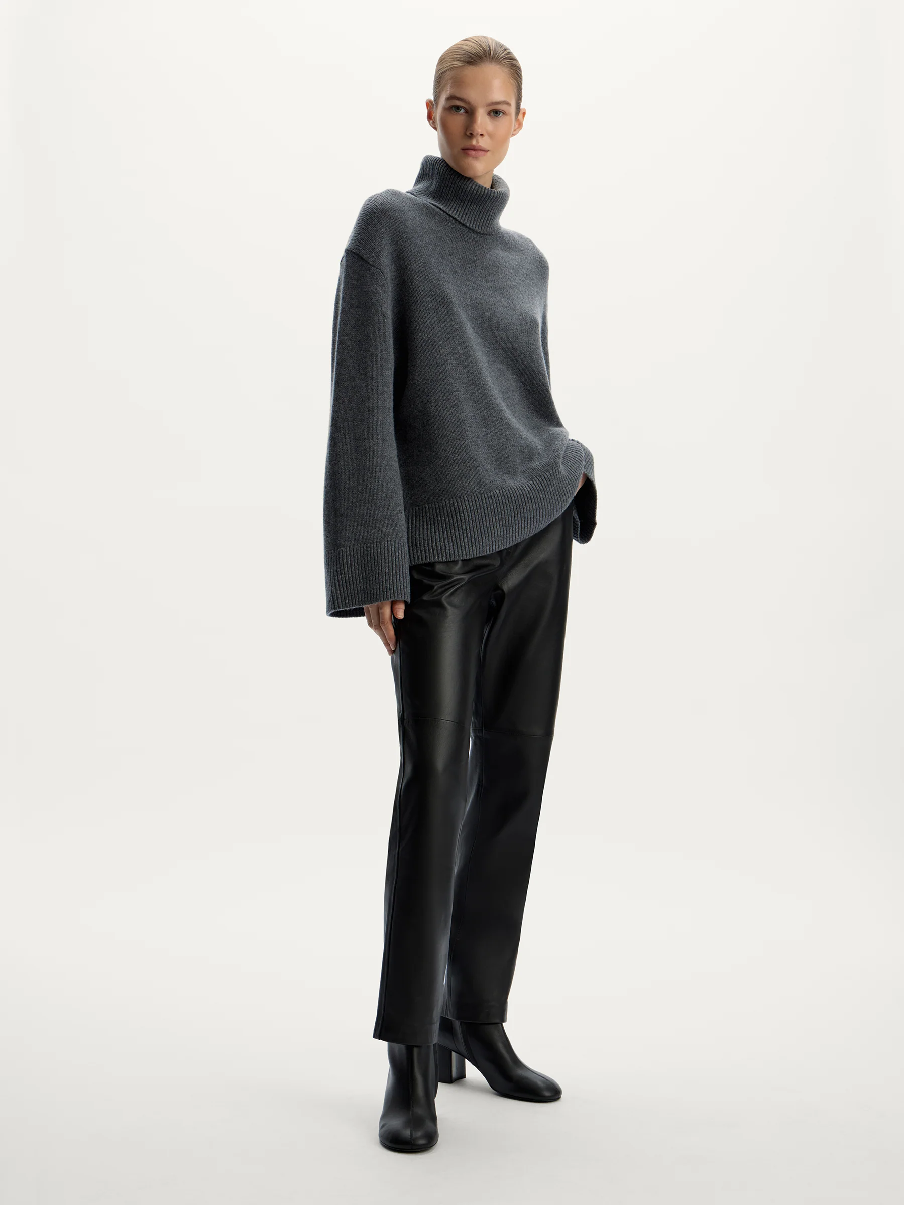 Merino turtleneck jumper - Image 2