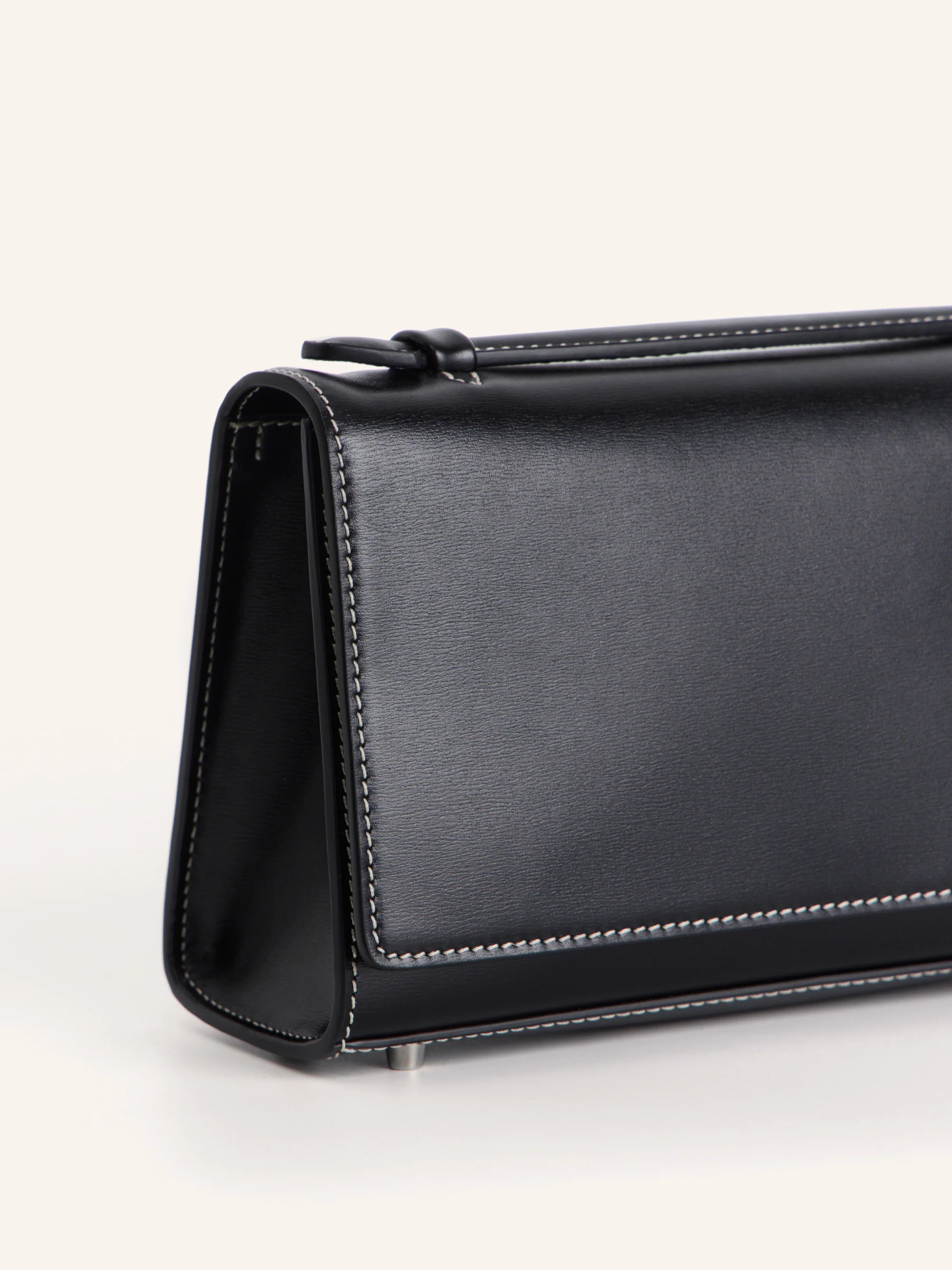 Minimalist leather bag - Image 4