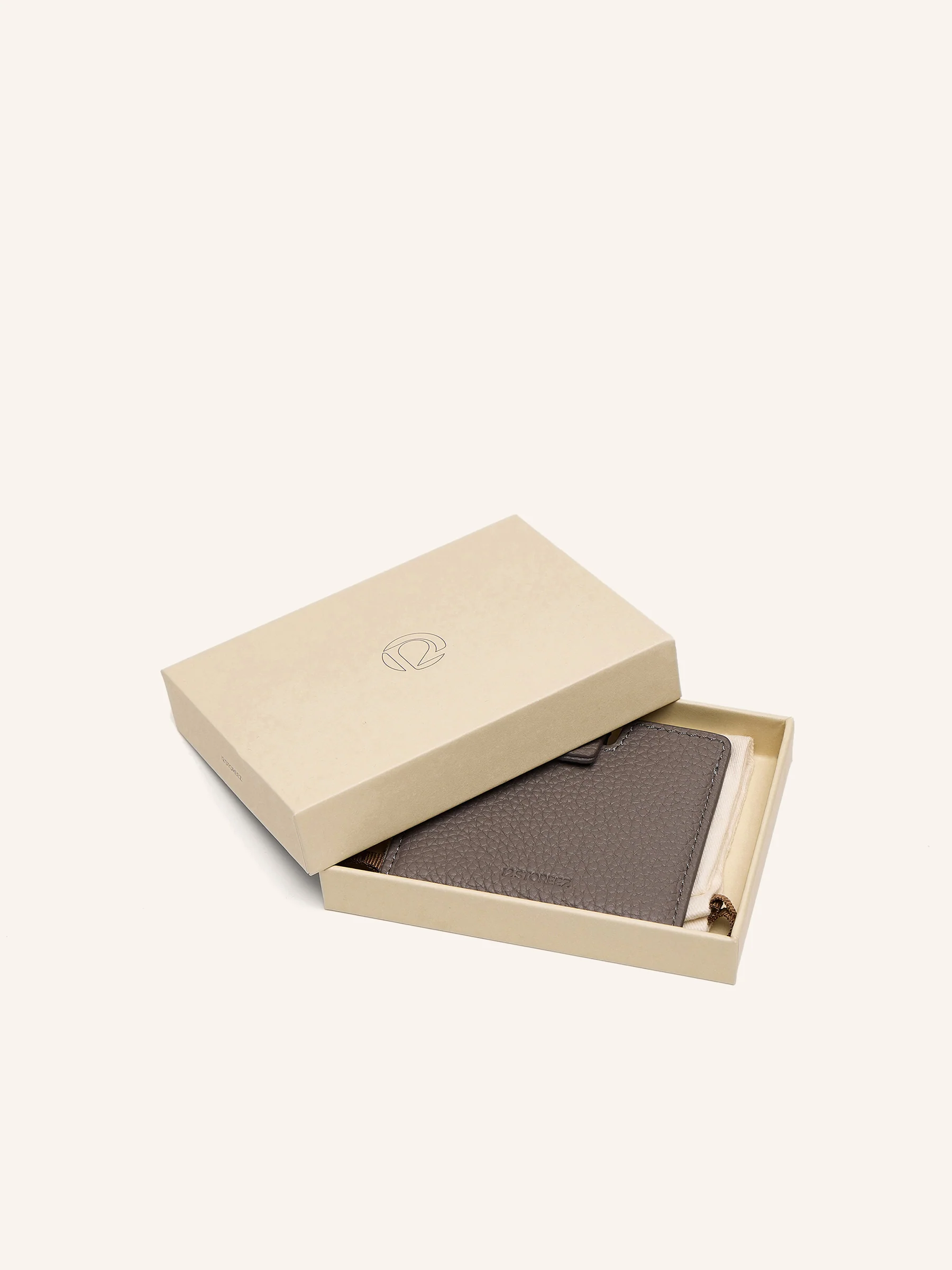 Mirror with leather case - Image 4