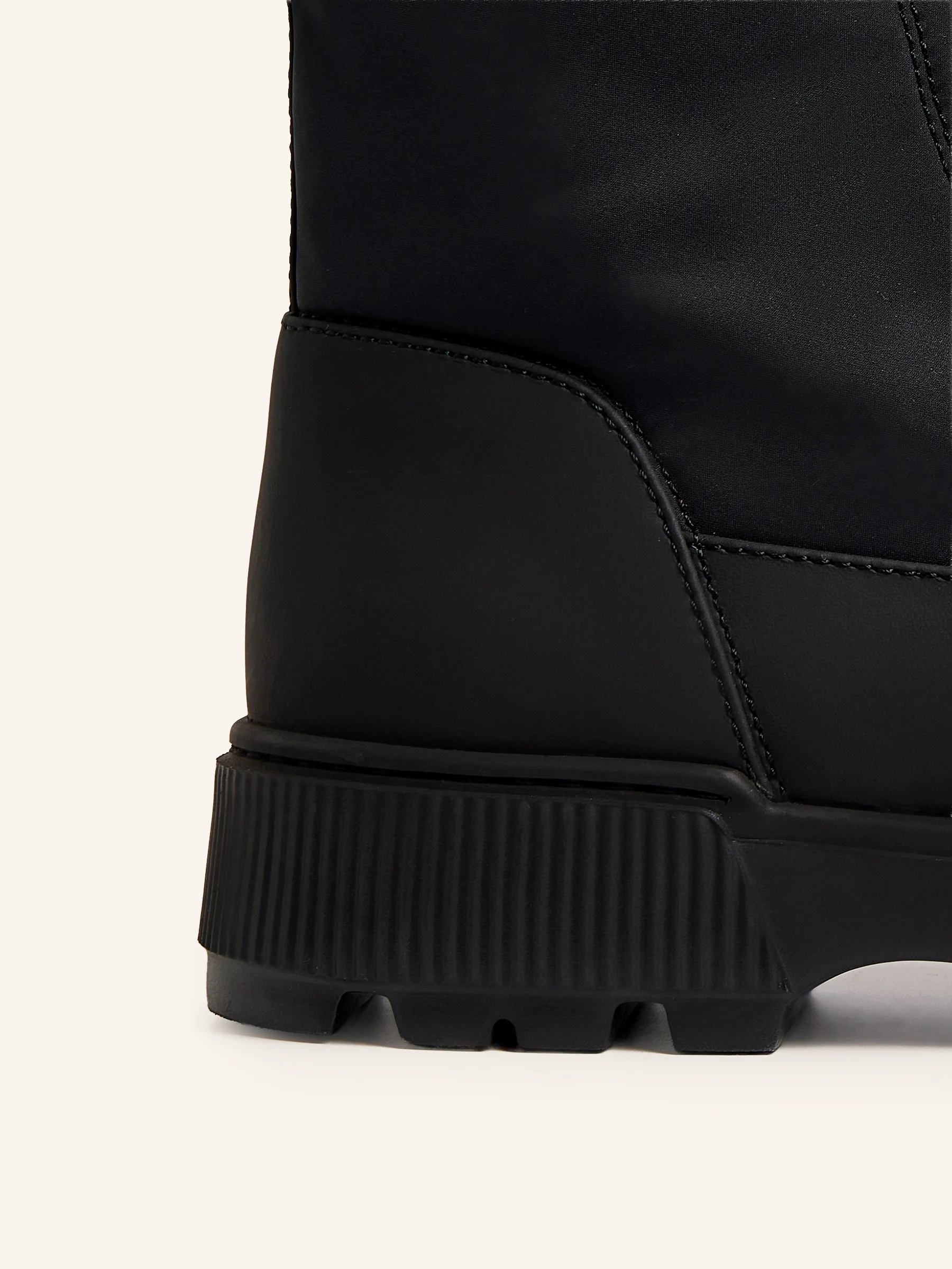 Padded nylon boots - Image 6