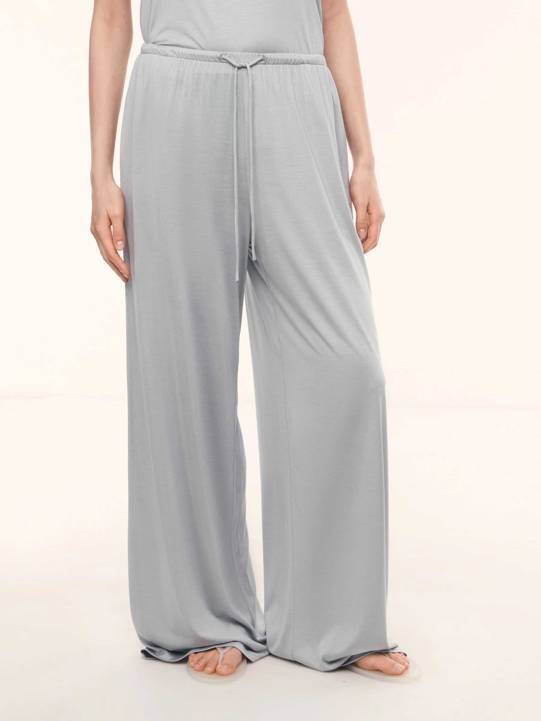 Pearl silk trousers - Image 3