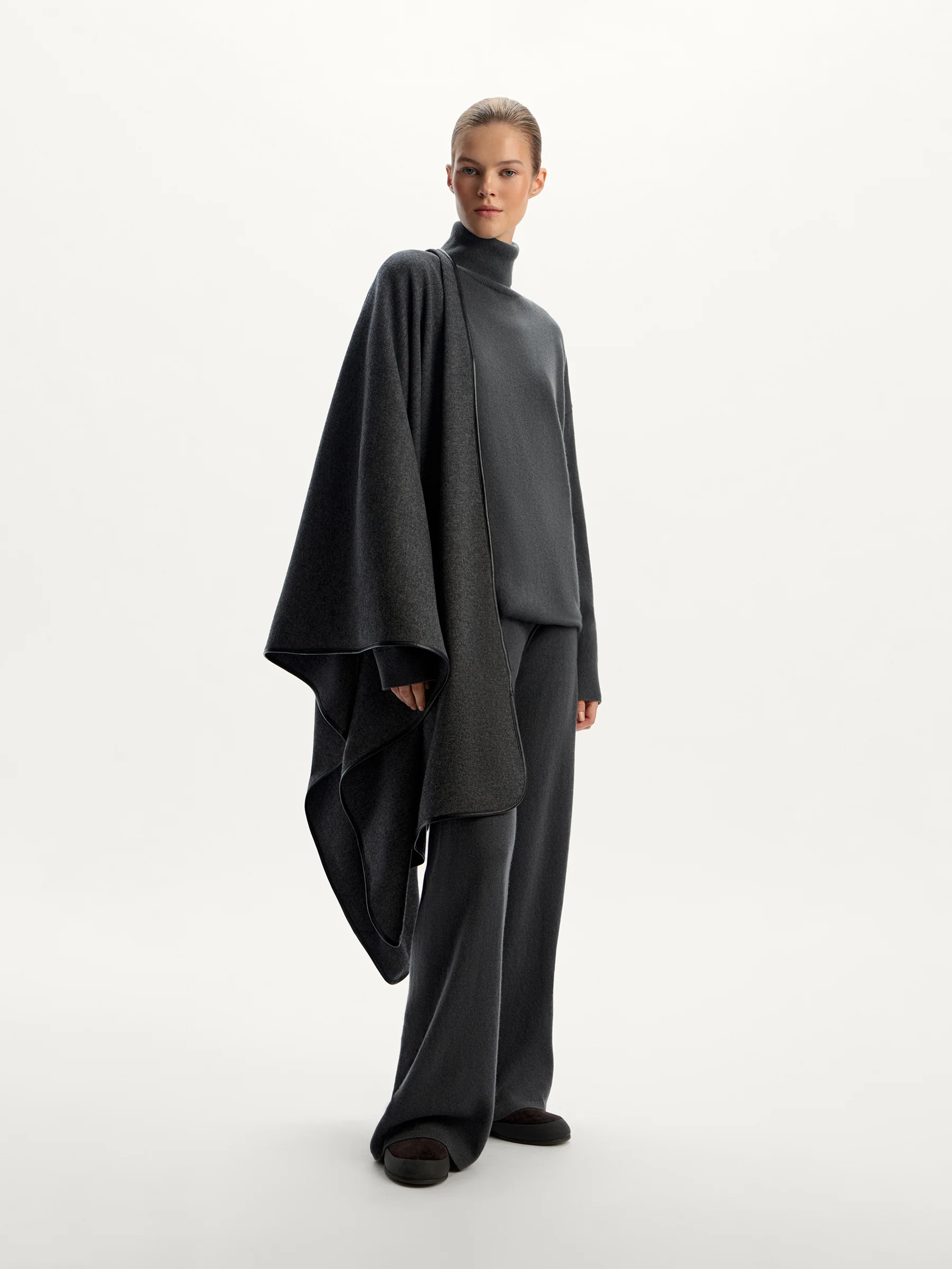 Wool-cashmere turtleneck jumper - Image 2