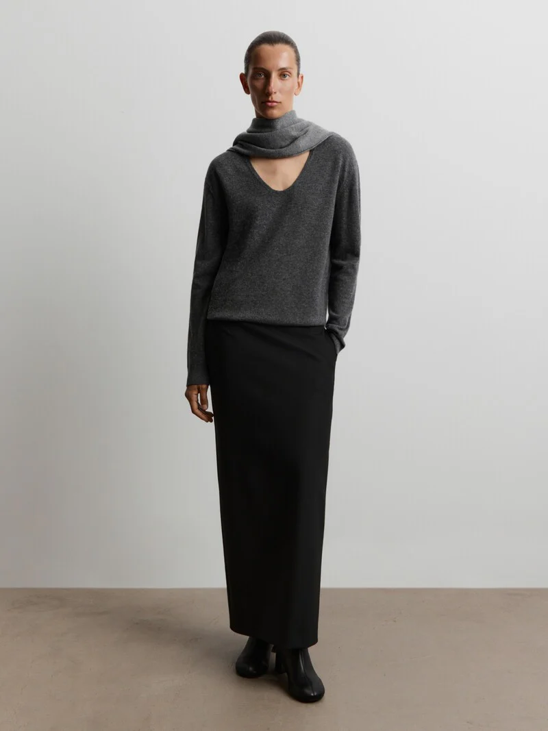 Wool-cashmere U-neck jumper - Image 2